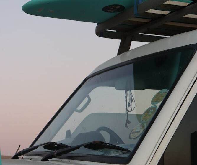 هاستل Salty Jackal Surf Camp