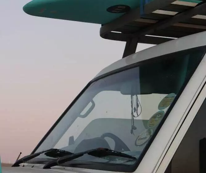 هاستل Salty Jackal Surf Camp