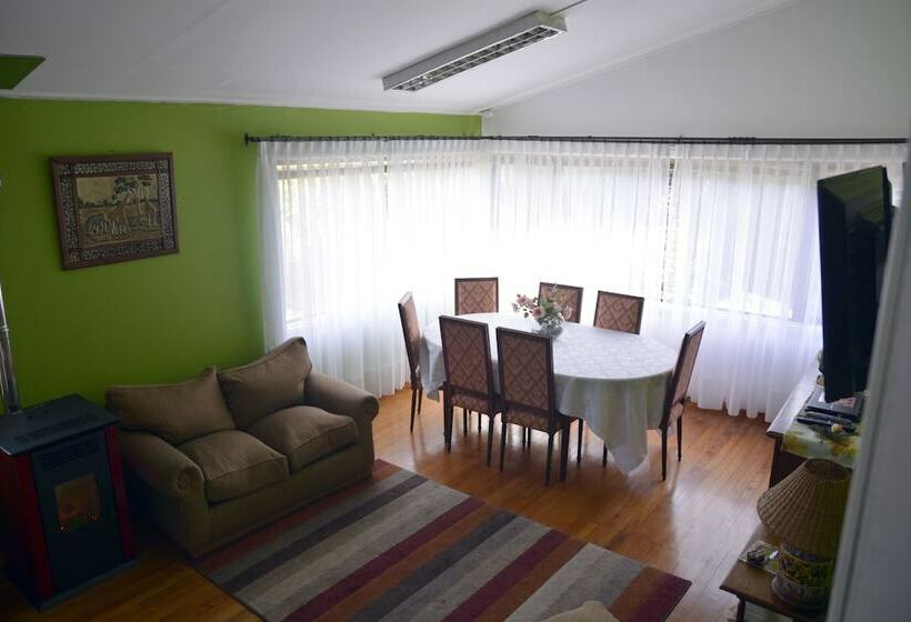 تختخواب و صبحانه Green Hostel