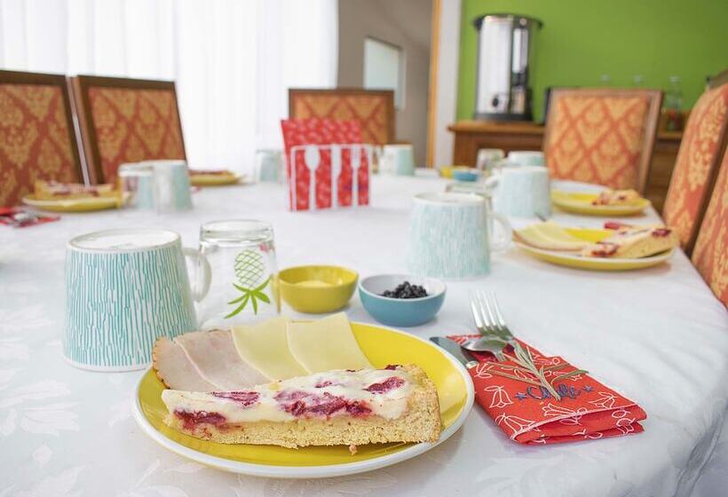 تختخواب و صبحانه Green Hostel