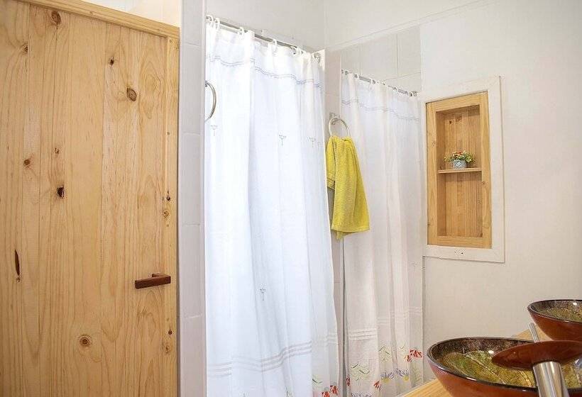 تختخواب و صبحانه Green Hostel