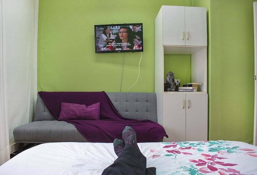 تختخواب و صبحانه Green Hostel