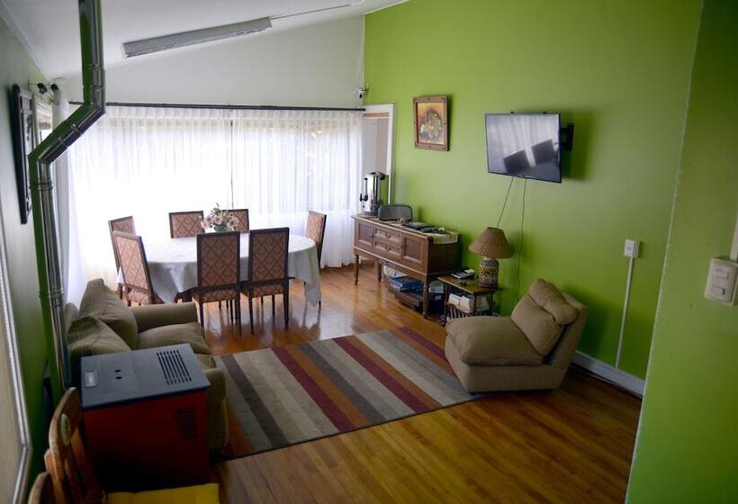 تختخواب و صبحانه Green Hostel