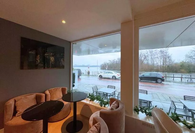 Hotelli Amsterdam Lake