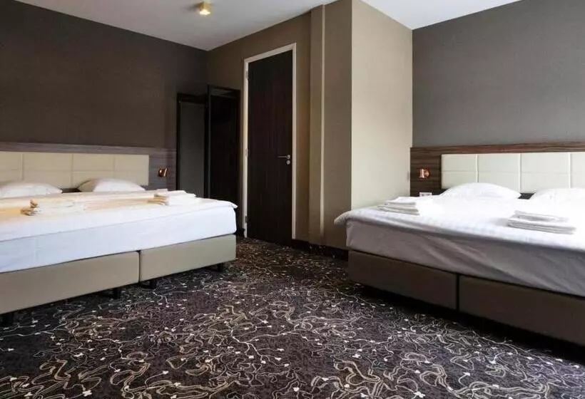 Hotelli Amsterdam Lake