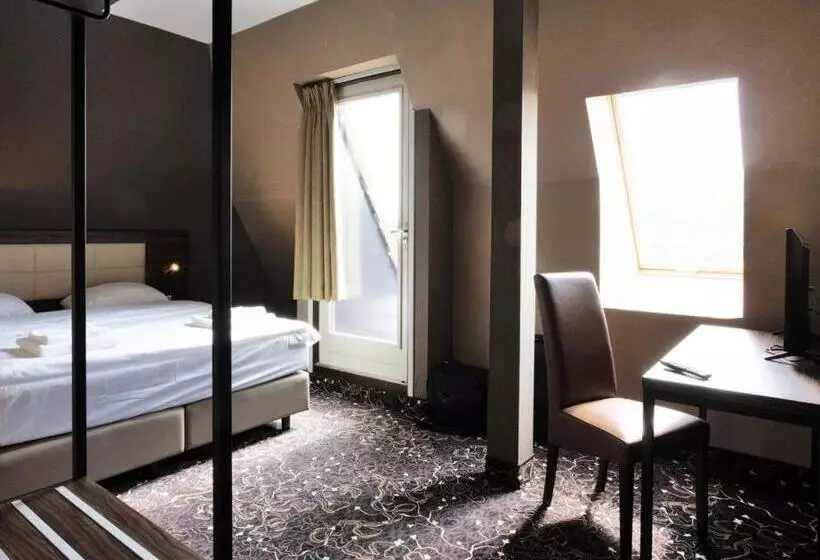 Hotelli Amsterdam Lake