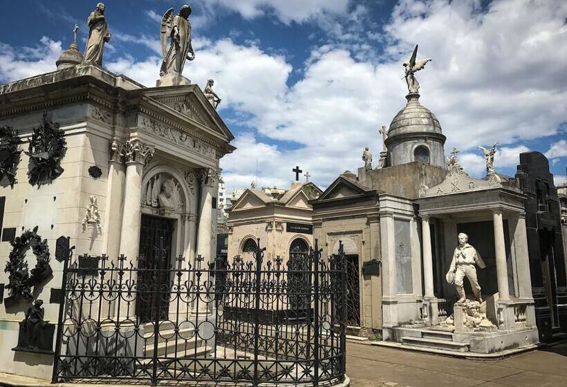 هتل Aq Tailored Suites