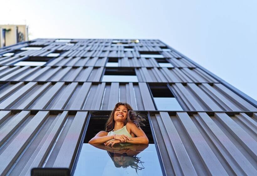 هتل Aq Tailored Suites