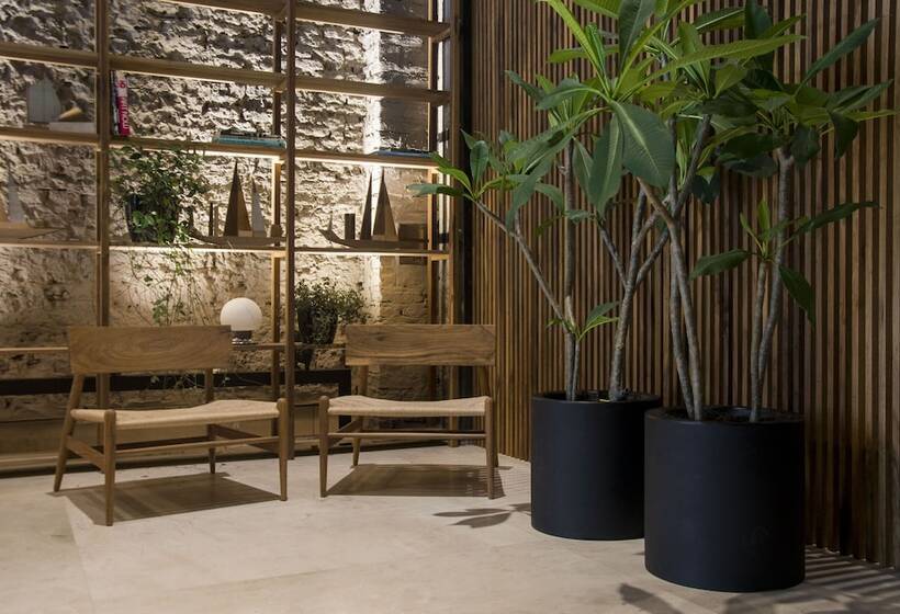 هتل Aq Tailored Suites