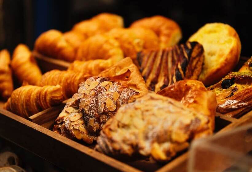 هتل Aq Tailored Suites