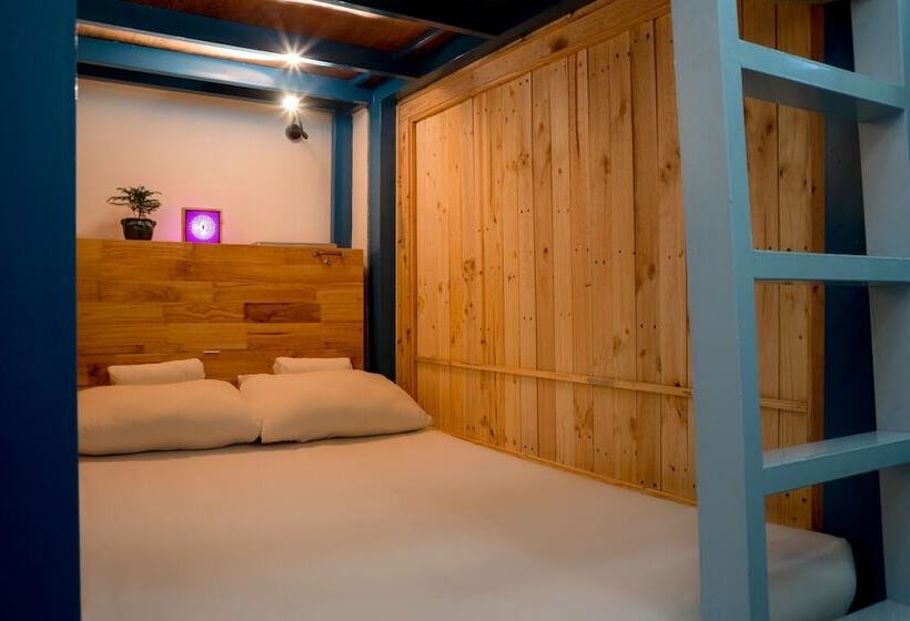 هتل Kha Hostel & Cafe