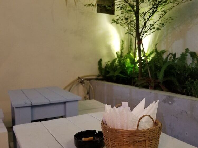 هتل Kha Hostel & Cafe