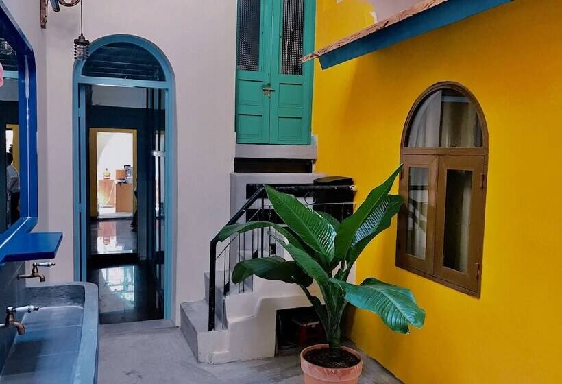 هتل Kha Hostel & Cafe