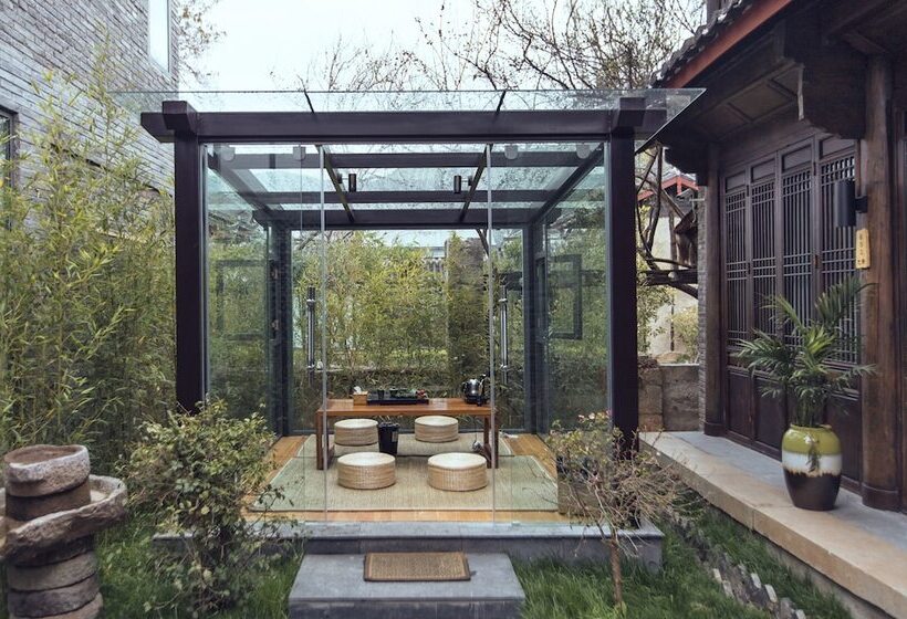 هتل Lijiang Qilu Garden