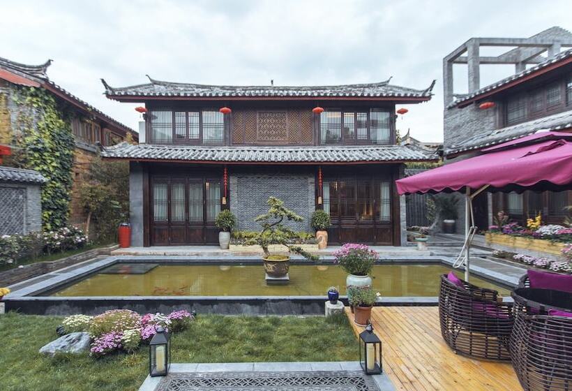 هتل Lijiang Qilu Garden