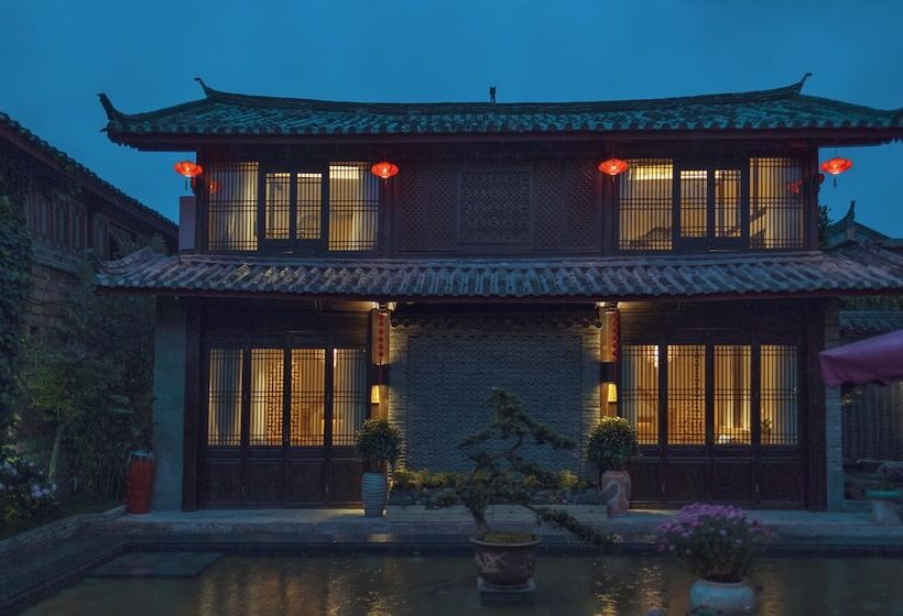 هتل Lijiang Qilu Garden