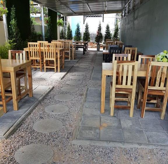 호텔 The Parawood Natrang