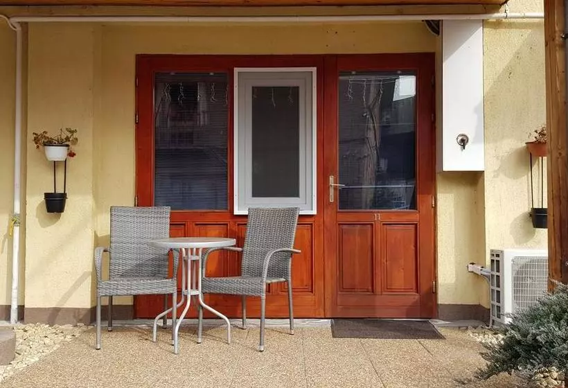 ベッドアンドブレックファースト Central Panzió Gyula