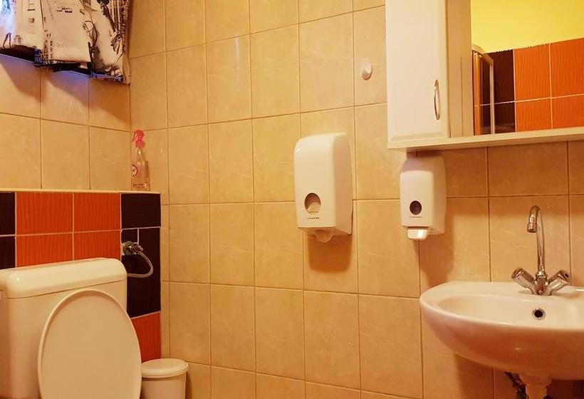 مبيت وإفطار Central Panzió Gyula