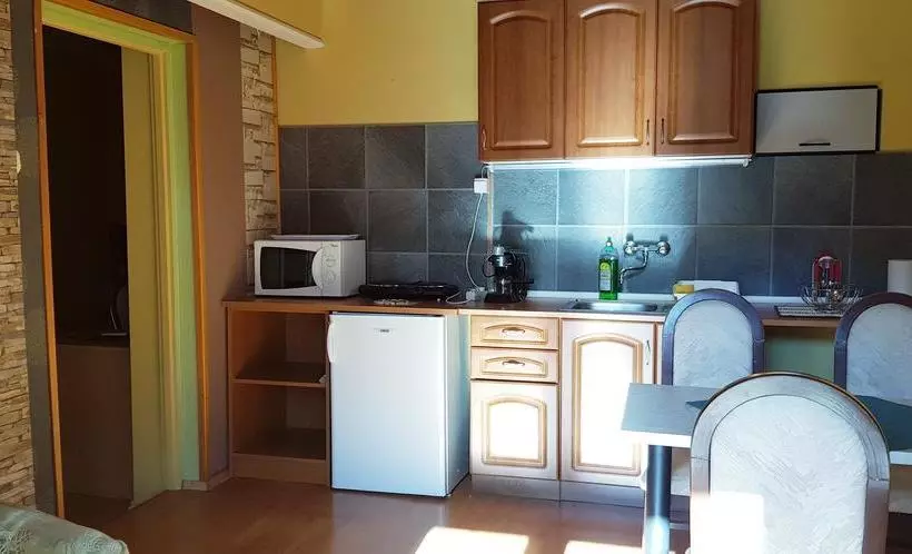 ベッドアンドブレックファースト Central Panzió Gyula