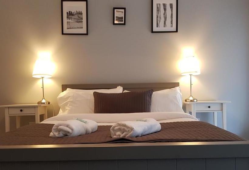 צימר The Enniskerry Inn