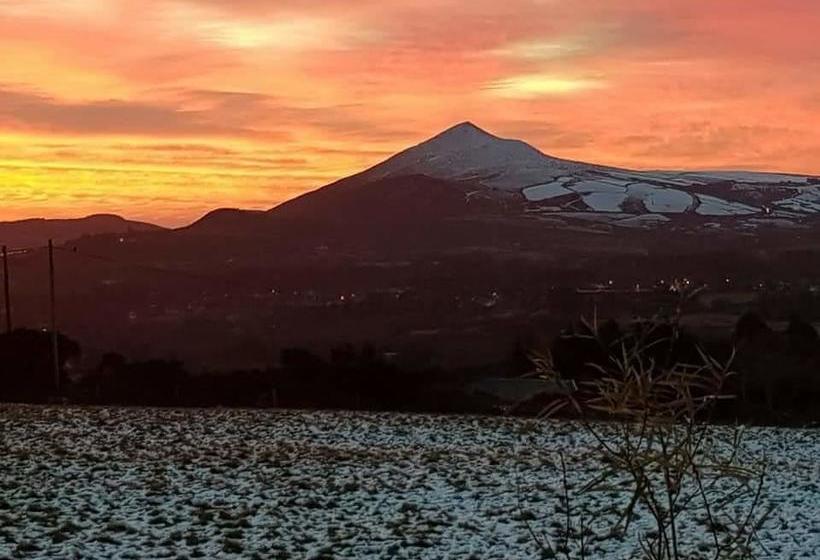 צימר The Enniskerry Inn