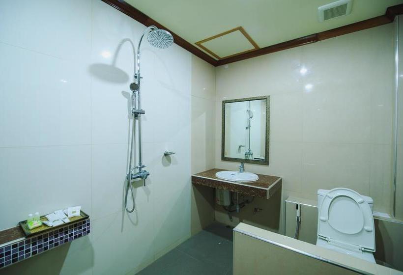 فندق Amornsukhothai