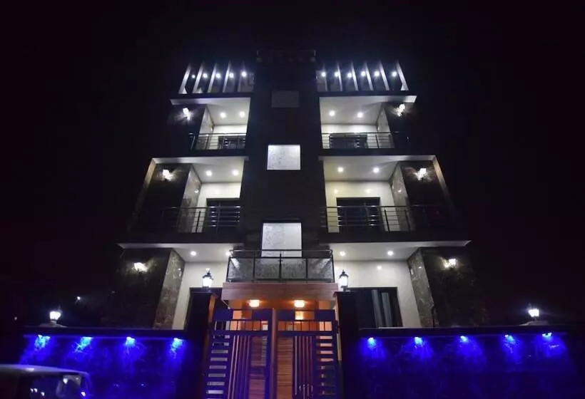 ホテル Sangvi Palace