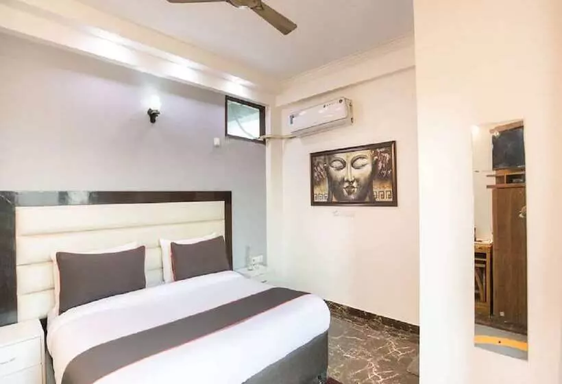 ホテル Sangvi Palace