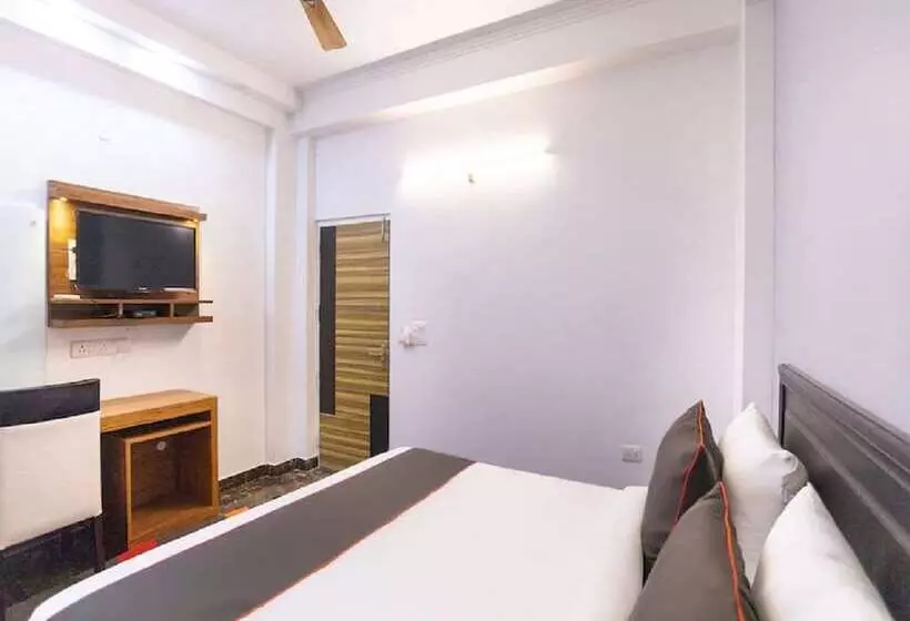 ホテル Sangvi Palace