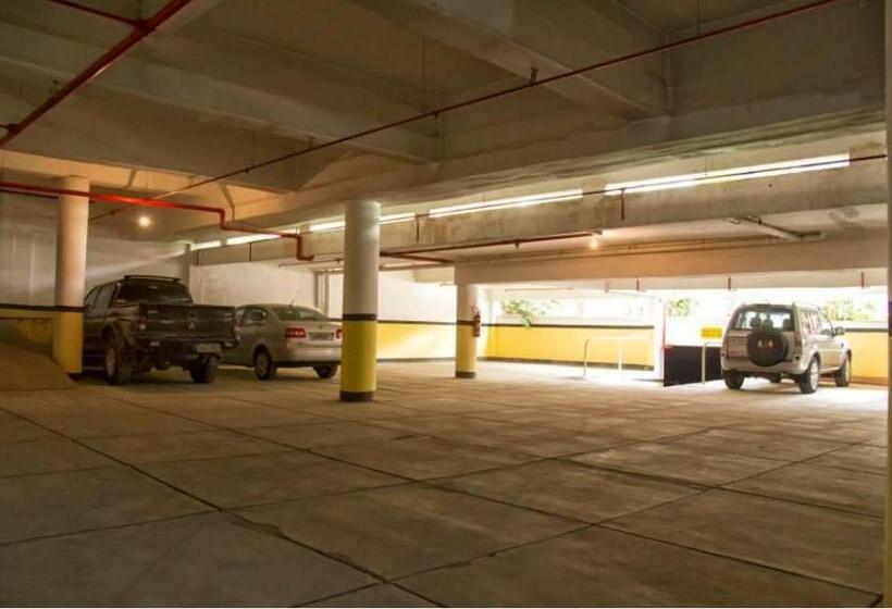 Отель Dominguez Plaza