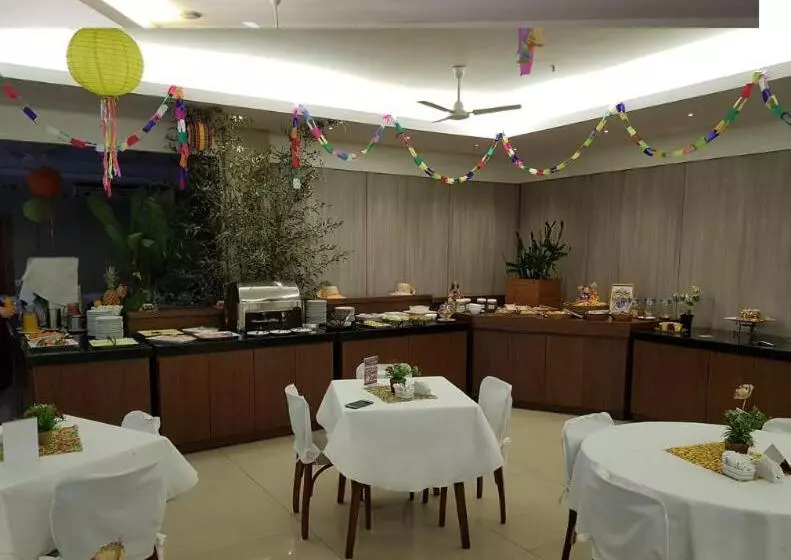 Hotelli Dominguez Plaza