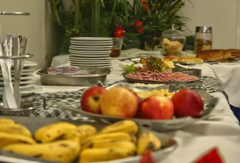 Hotelli Dominguez Plaza