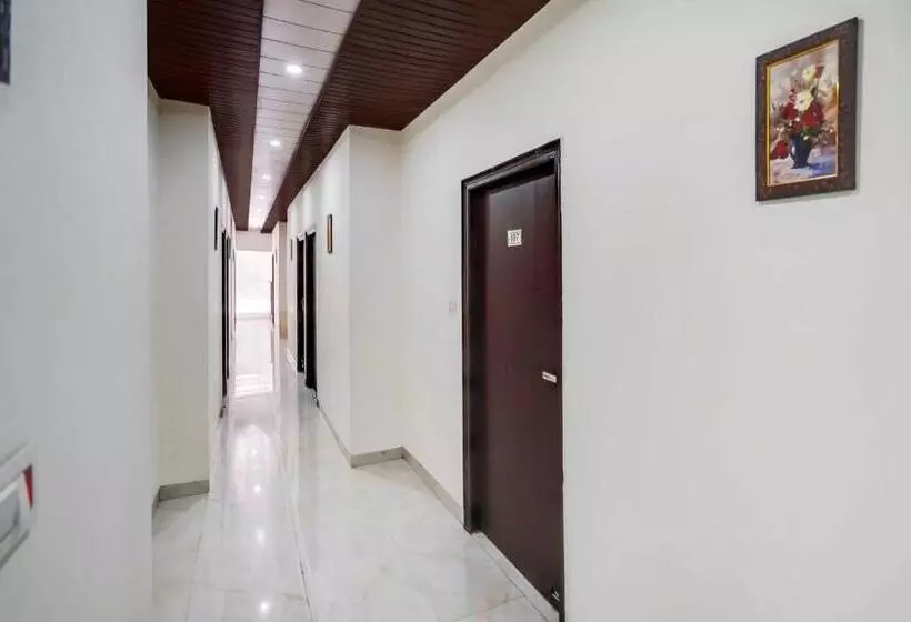 ホテル Oyo 10916 Aashirwad Residency
