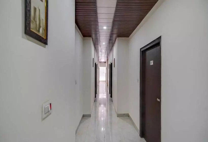 ホテル Oyo 10916 Aashirwad Residency
