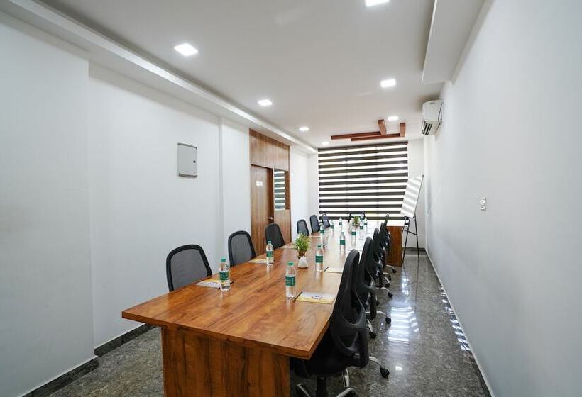 בית מלון כפרי Silicon Inn