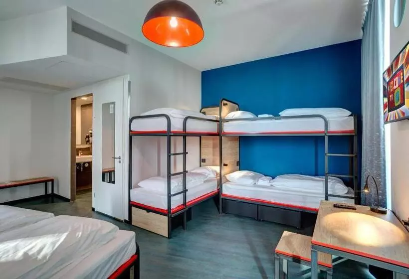 Meininger Hotel Amsterdam Amstel