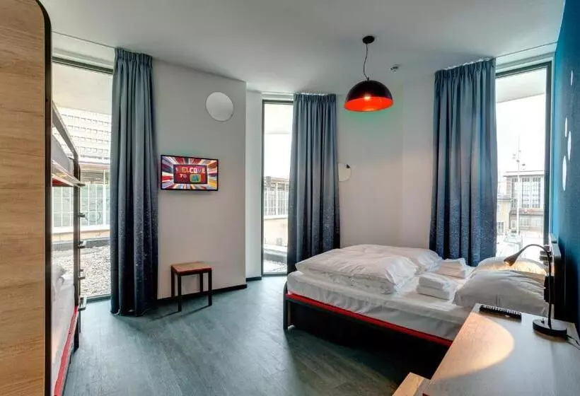 Meininger Hotel Amsterdam Amstel