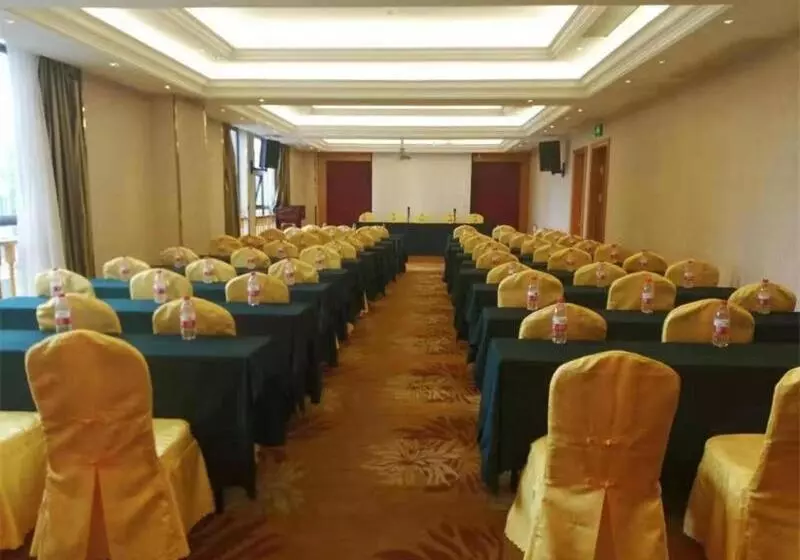 Vienna Hotel Guizhou Bijie Chuangmei Century City