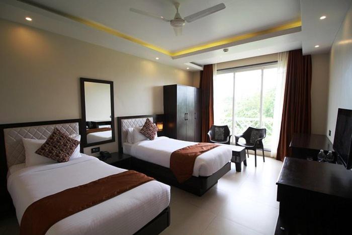 Enter Hotels   Hotel Golden Plateau