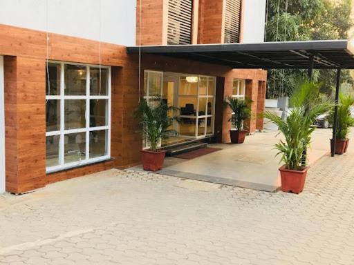 Enter Hotels   Hotel Golden Plateau