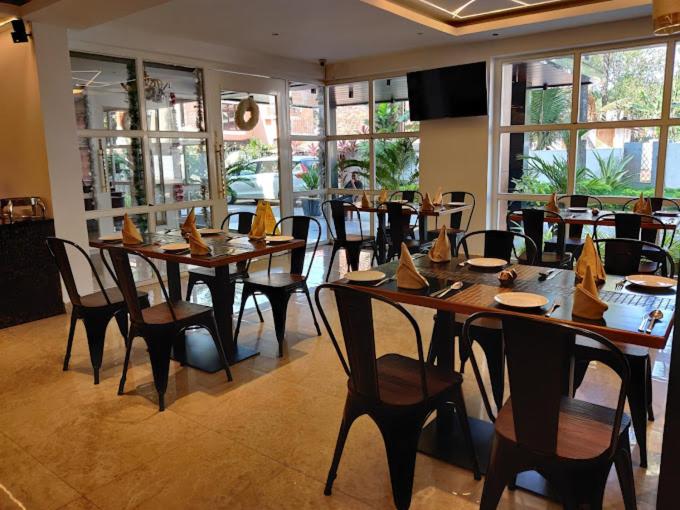 Enter Hotels   Hotel Golden Plateau