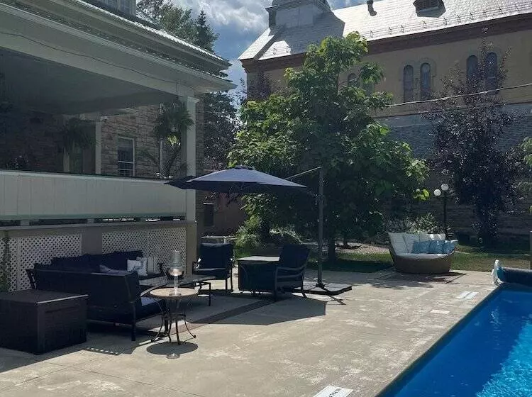 Hotelli Manoir Chamberland