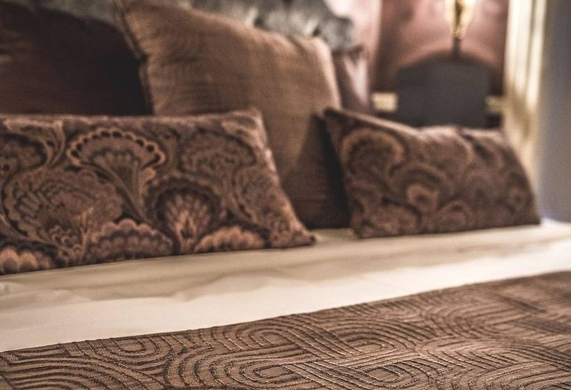 Отель The Grand