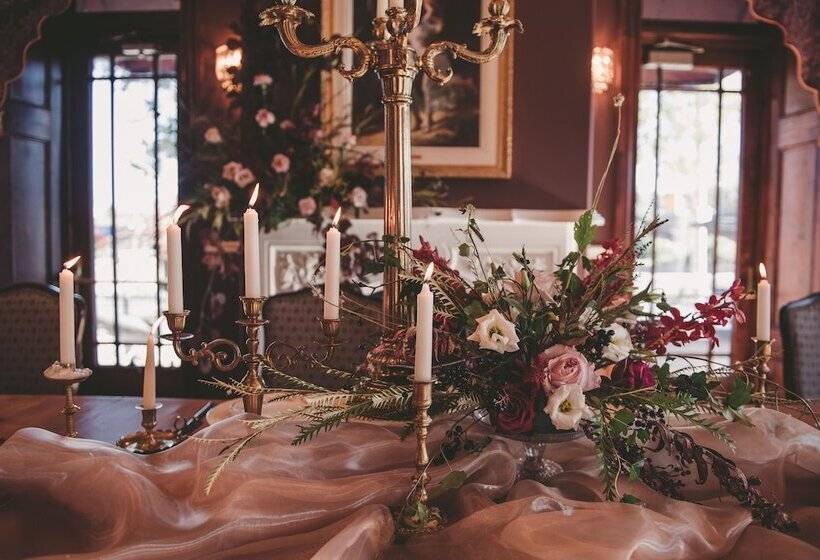 Отель The Grand