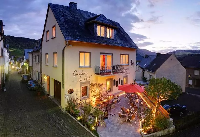 Hotelli Weingut Schützen