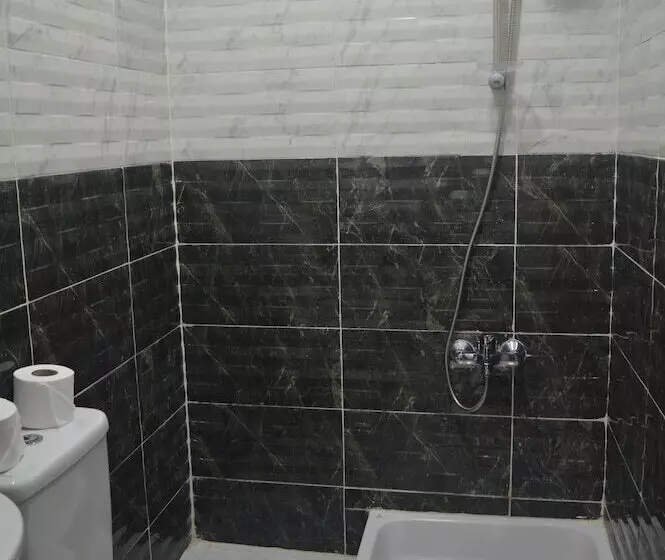 Midtown Hostel