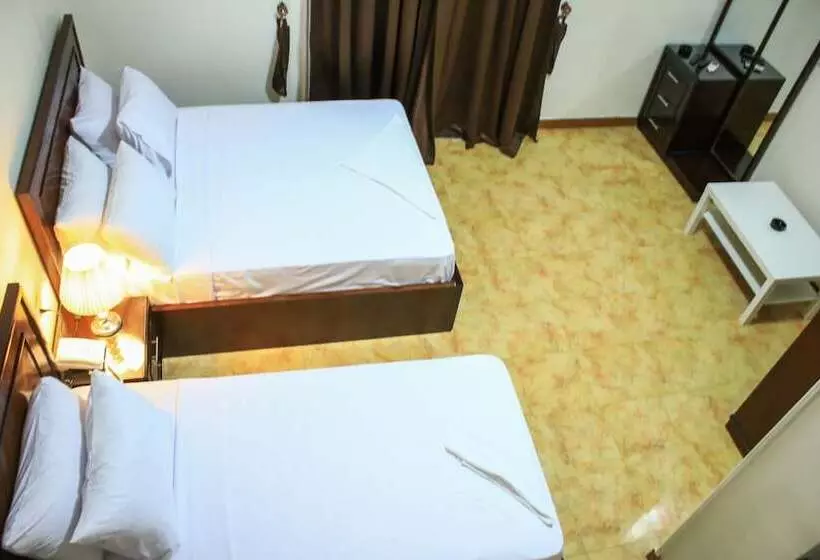 Midtown Hostel