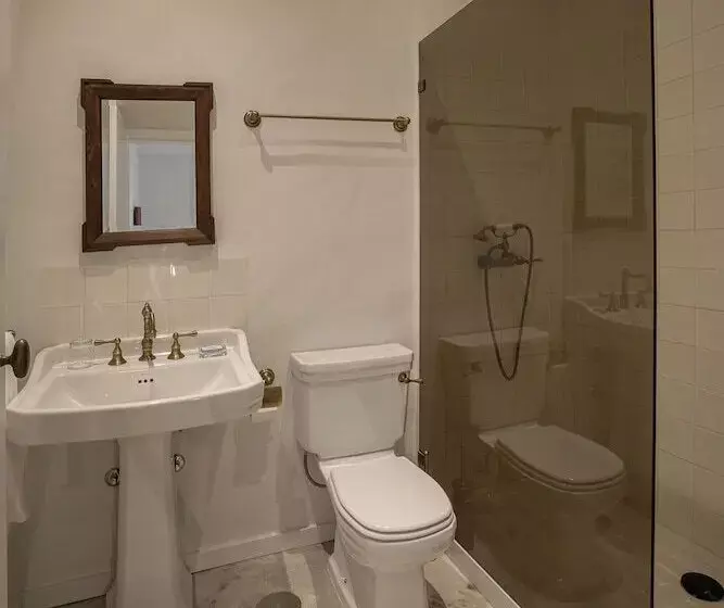 هتل Casanova Farmhouse