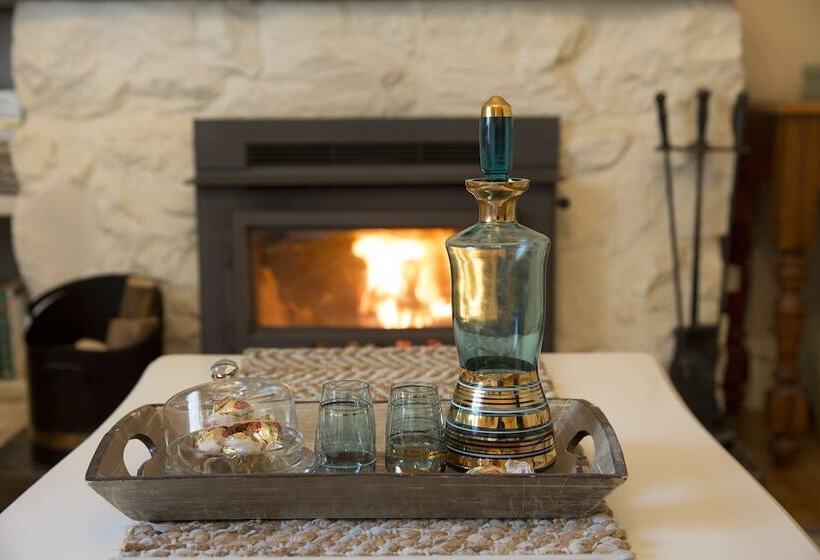 Azalea Cedar Rose Barossa Valley Villa